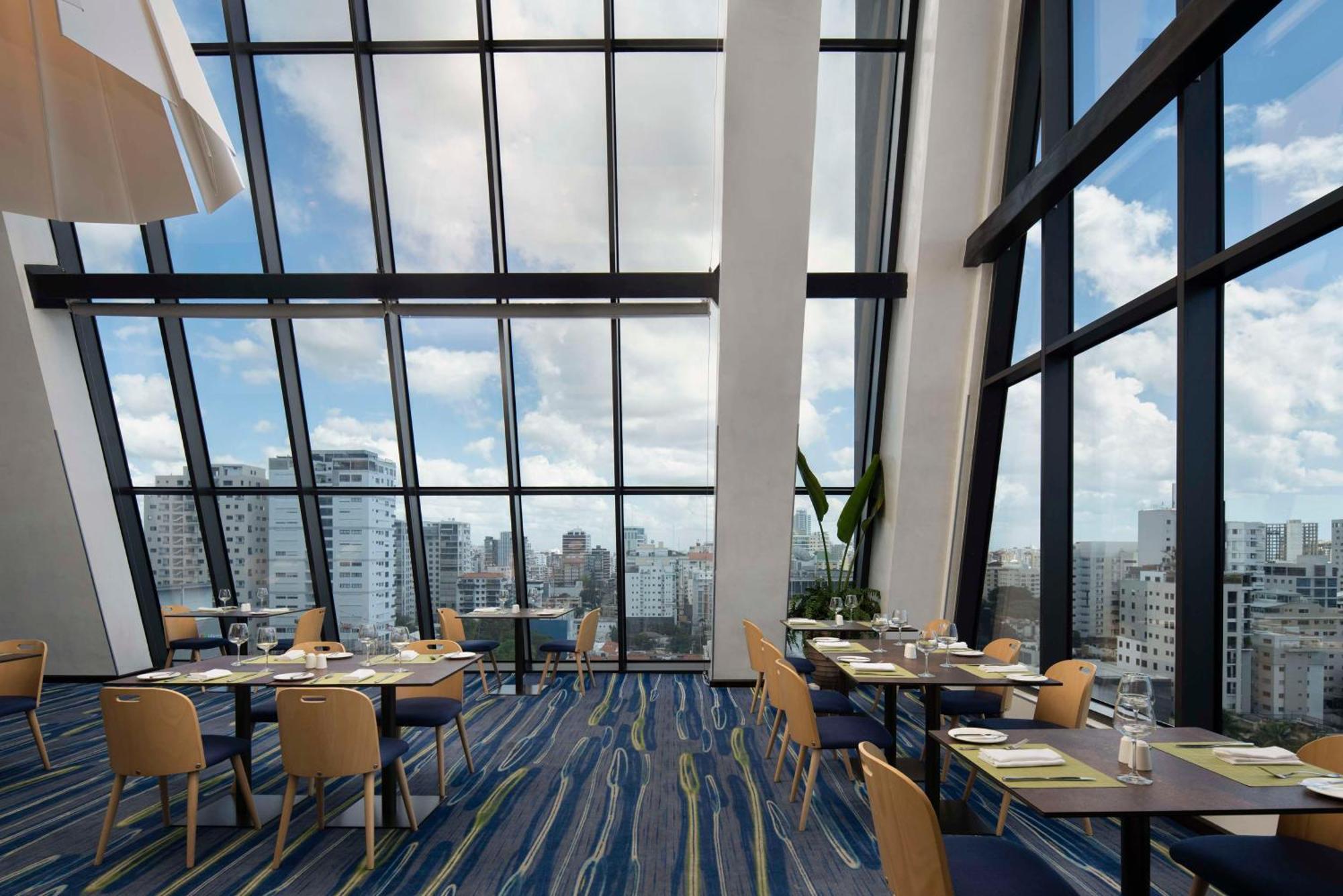 โฮมวูด สวีท บาย ฮิลตัน ซานโตโดมิงโก โดมินิกัน รีพลับลิก Hotel ภายนอก รูปภาพ